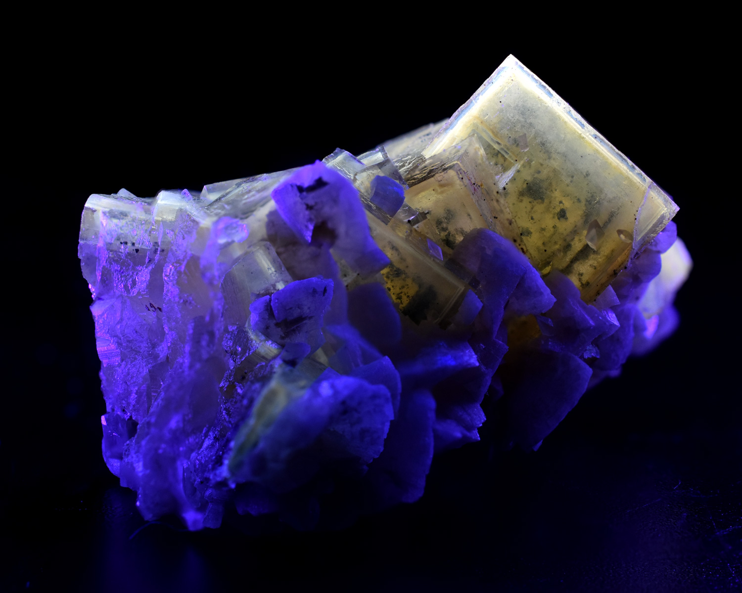 Fluorină cu Dolomit şi Fluorescenţă - imagine 3